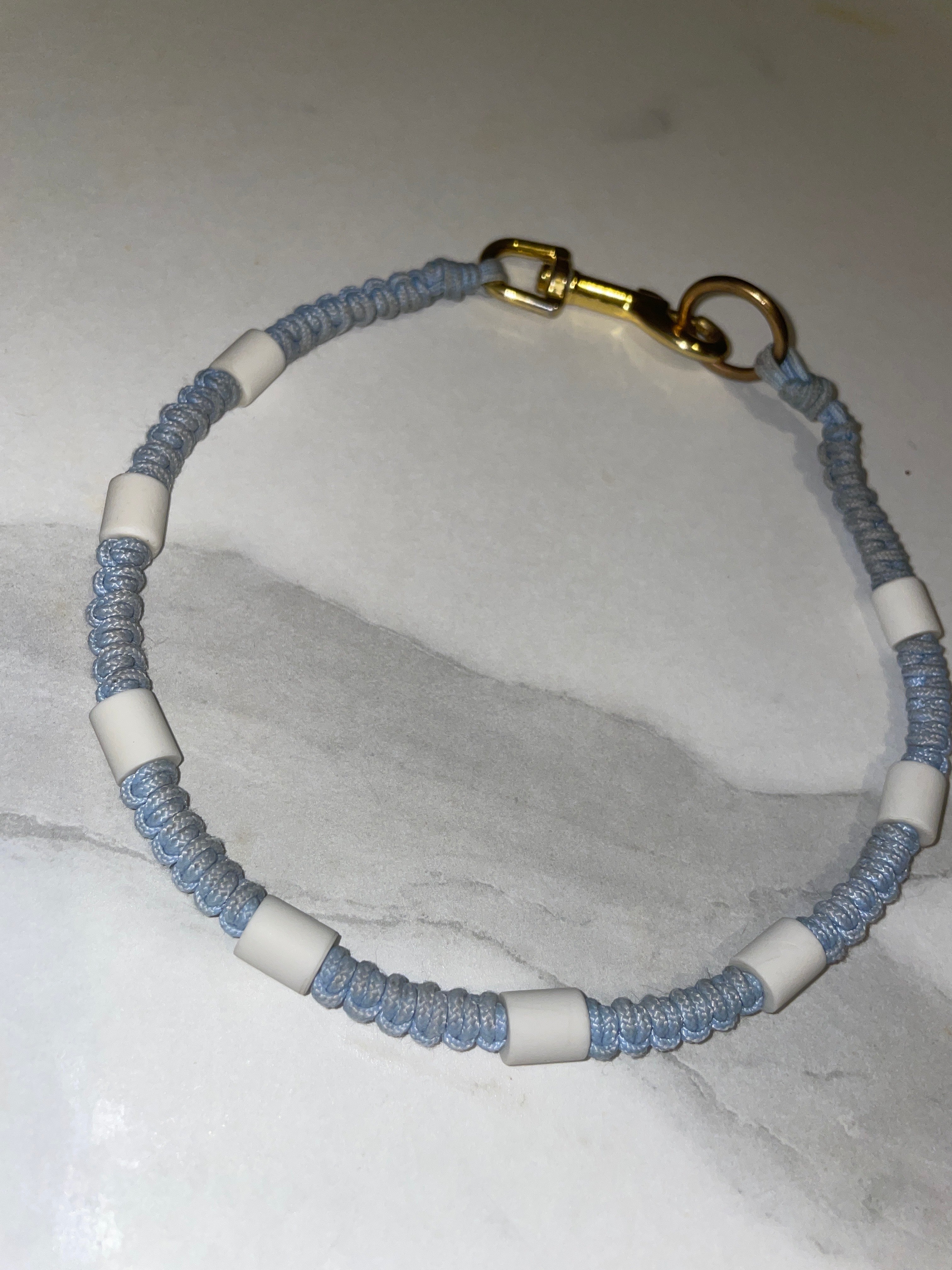 Collier antiparasitaire